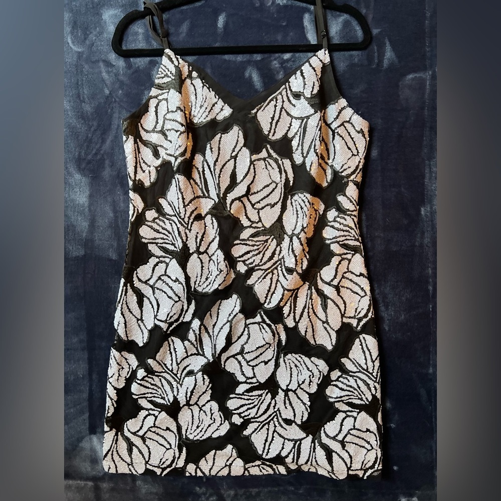 White House Black Market black and white sequin dress size 10